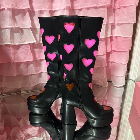 Black Retro Romance Go-Go Boots 🖤 - Picture 10 of 10